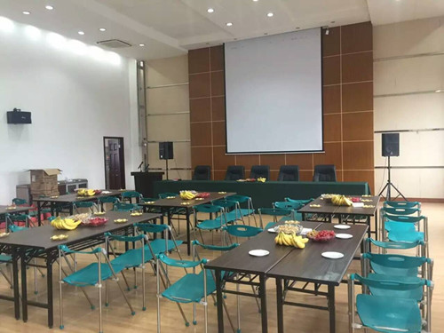 座谈会开始前 座谈会开始前